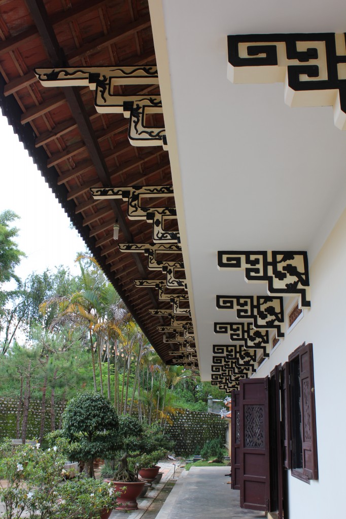 Buổi trưa tĩnh lặng trong chùa - Quietness in the pagoda. Photo: Anvi Hoàng.