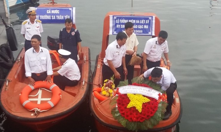 Garlands for martyrs